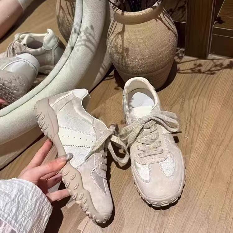 

Новая женская обувь 2025 весна легкая роскошь высокий класс универсальная мягкая подошва ощущение наступания на говно немецкие тренировочные туфли мягкая подошва не устают ноги 39 светло-серый