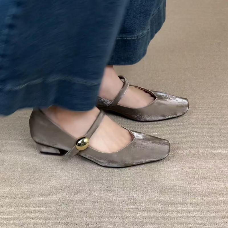Fashion French Thick-heeled Mary Jane Shoes Are Retro and Versatile, Featuring A Single Leather Strap with A Shallow Mouth