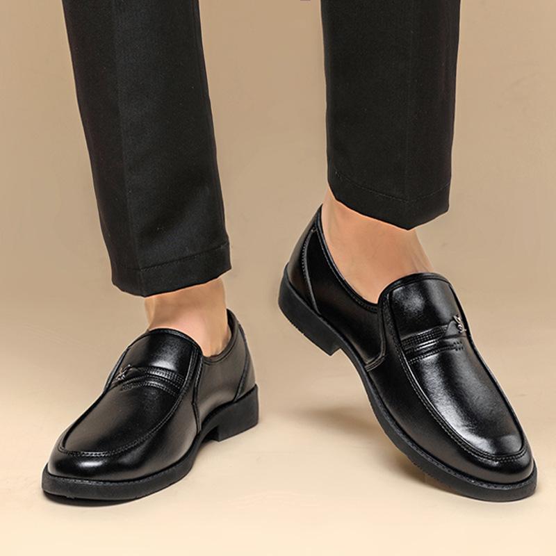 Men Business Shoes Slip On Casual Shoes Classic Soft Leather Hombre Breathable Men Shoes Flat