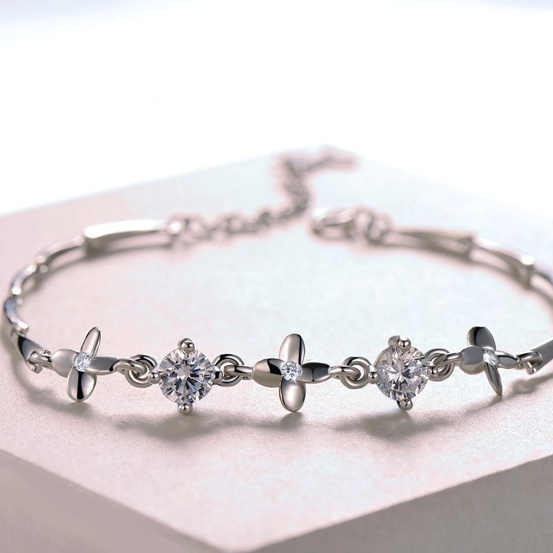 Jewelry Four-Leaf Clover Bracelet Korean Version Simple Bracelet Compact Fresh And Fashionable Girlfriend Gift