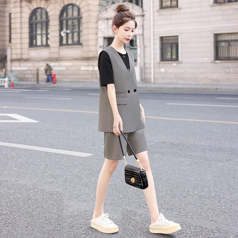 Women's Sleeveless Vest & Shorts Commuter Set