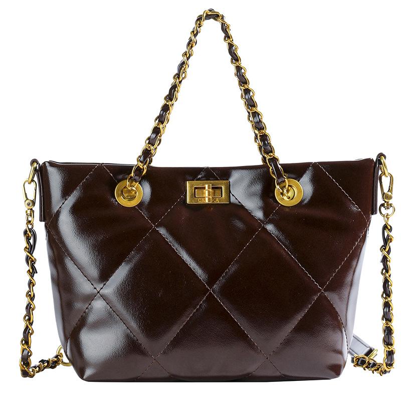 

Rhombus chain bag women s large capacity 2025 new glossy casual messenger bag retro niche portable bucket bag