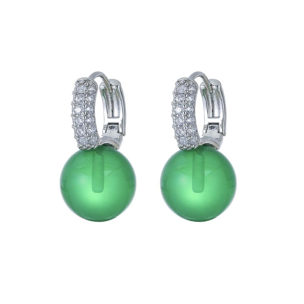 Retro Green Pearl Earrings: High-End Chinese Style Studs for Luxury and Versatile Fashion
