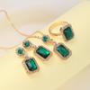 4-teiliges smaragdgrünes Schmuckset in Goldfarbe für Damen Luxus-Grünstein-Halsketten-Ohrring-Ringe-Set Trendiges Strass-Kristall-Geschenk