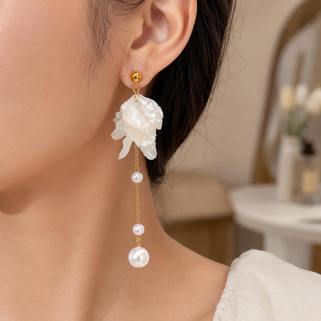 Elegant White Flower Imitation Pearl Tassel Earrings for Women Layered Petal Drop Jewelry Daily Party Birthday Gift Accessories