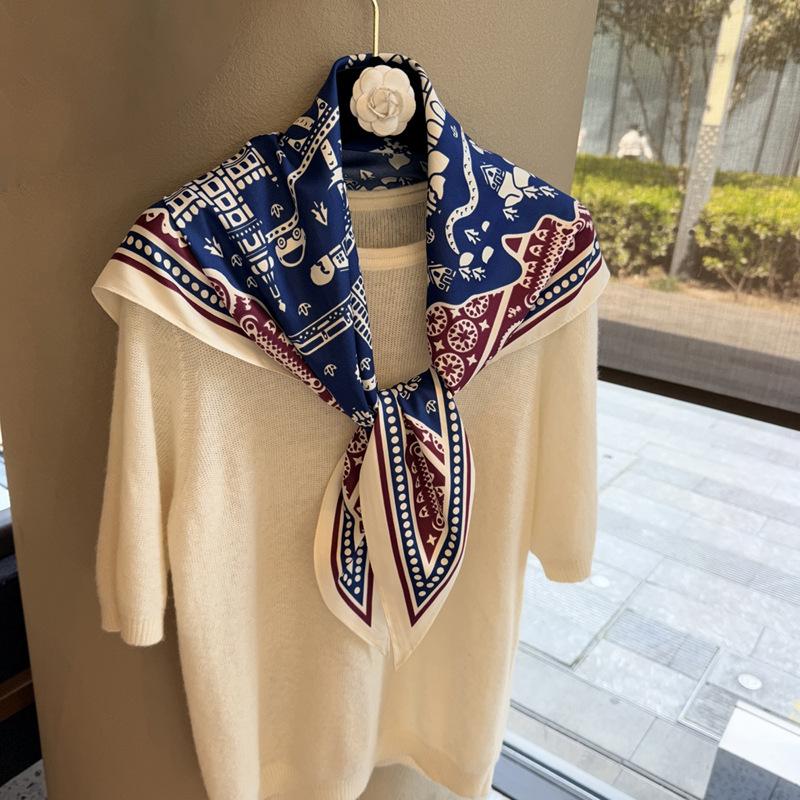 Big Triangle Scarf Silk Scarf Travel Photo Sunscreen Neck Protection Scarf Shawl Red and Blue Two-color Outer Scarf Small Silk Scarf