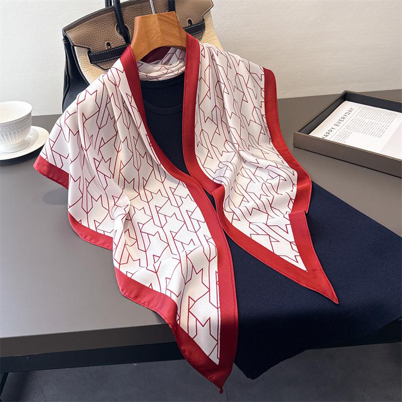 Thousand Birds Plaid Scarf Printed Simulation Silk Women's Scarf Travel Versatile Silk Scarf Shawl Waist Triangle Scarf Headscarf