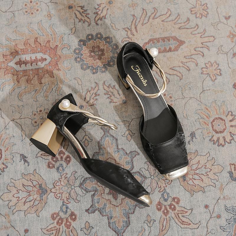 Nationalstil Damen Schuhe 2025 Neu Chinesisch Grober Absatz Rock mit Einem Riemen Mary Jane Baotou Rücken Luft Sandalen Sommer