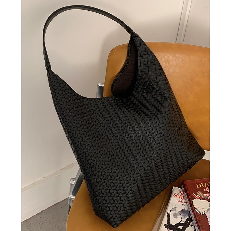 Retro Woven Bag Women's 2025 New Fashion Korean Version Tote Bag Simple Large Capacity Shoulder Commuter Armpit Bag