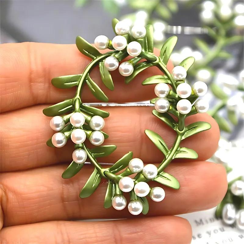 

Trendy Green Flower Brooch Versatile Niche Design Plant Corsage Pin Gift