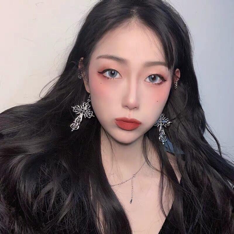 Retro Style Japanese Engraved Cross Earrings, Versatile Temperament, Ear Hooks, No Ear Piercings, Ear Clips For Women