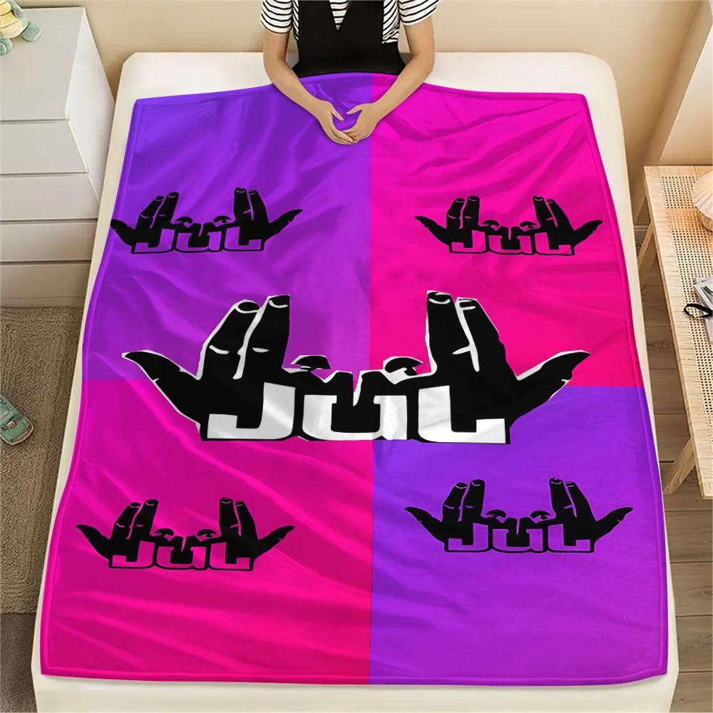 1PC JuL C'est Pas Des Lol Print Flannel Blanket, High quality All Seasons, Home Decor, Warmth and Comfort, Perfect for Christmas Gifts