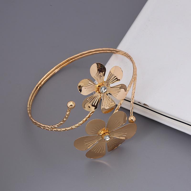 Schmetterling & Blume Metall Offener Armreif mit Eingesetzten Diamanten