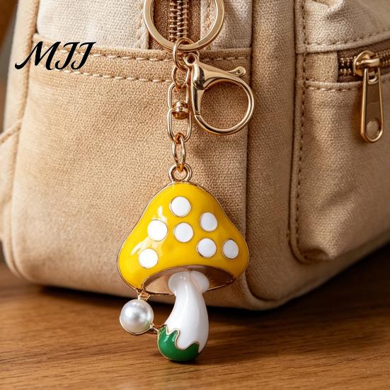 Faux Pearl Combination Keychain Zinc Alloy Pendant, Dripping Process Key Ring with Imitation Cartoon Charm Mushroom Shape, Multiple Colors Bag