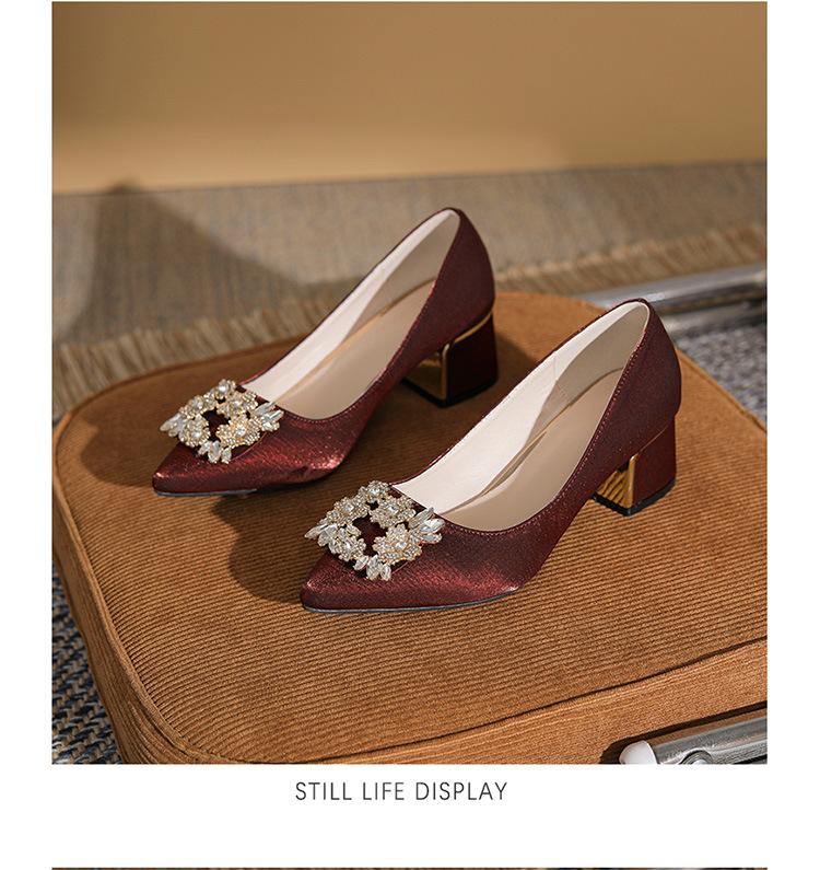 

Модные свадебные туфли со стразами и пряжкой, женские, осень 2024 года, новые туфли в британском стиле на толстом каблуке, высокие каблуки, неглубокие одинарные туфли, женская обувь 39 бордовый