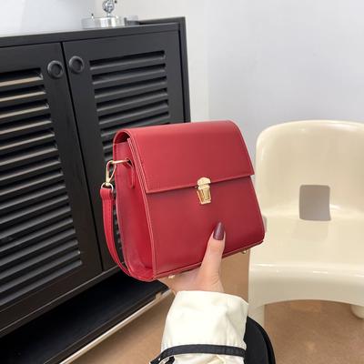 Yeni düz renk retro 2025 sonbahar yeni trend doku moda basit çapraz askılı omuz küçük kare çanta kadın