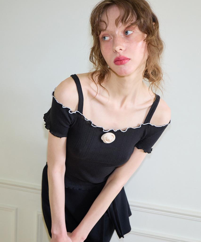 SALON DE YOHN Corsage Point Strap Off Shoulder T_ Black