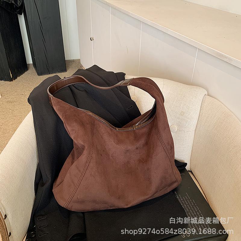 

Manufacturer Suede Big Bag Women s 2025 New Temperament Versatile Commuter Shoulder Underarm Bag Large Capacity Tote Bag