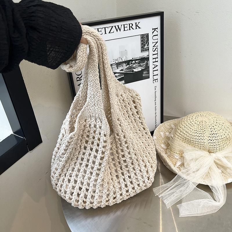 

Flowers Knit Shoulder Bags for Women Hollow Design Large Capacity Ladies Tote Bag Versatile Commuter Femlae Beach Handbags