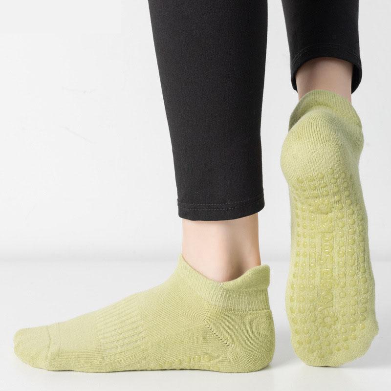 Women Sport Non Slip Yoga Socks with Grips for Pilates Ballet Barre Barefoot Hospital Anti Skid Fitness Exercise Socks