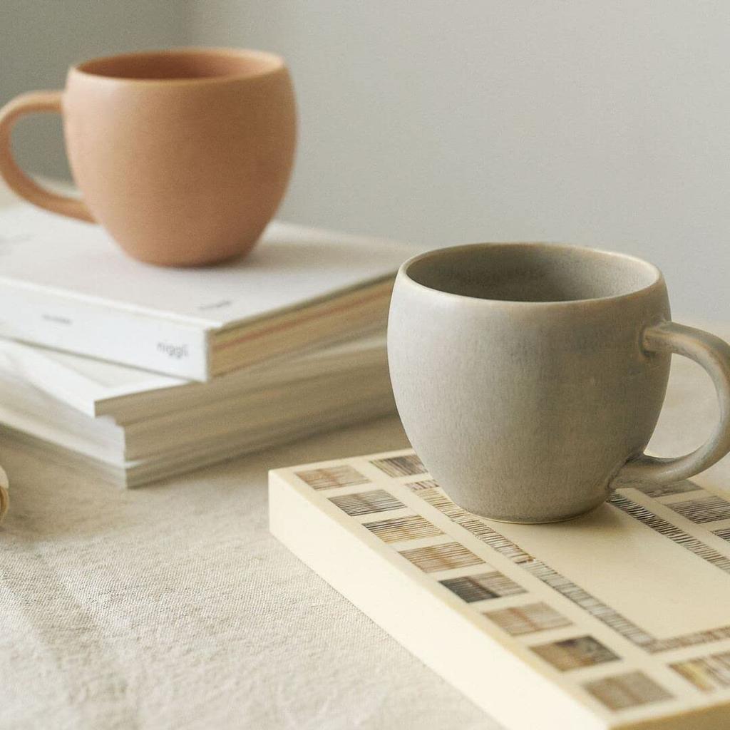 A Pair of 320ml Mugs with a Crystalline The Nuanced Shapes and Nuanced Colors of Gray and Pink Make a Perfect Microwave and Dishwasher Made In Japan