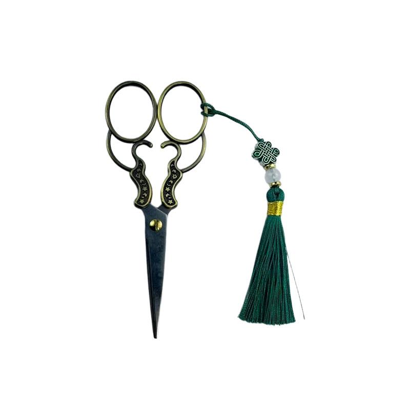 

Vintage Copper-Plated Scissors with Tassel Stainless Steel Ambidextrous Design for Yarn Embroidery Sewing Crafts and Gift Giving зелёный