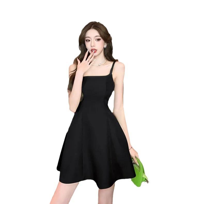 French green suspender skirt women's summer dress high-end Hepburn style square neck dress, thin and fluffy A-shaped umbrella skirt