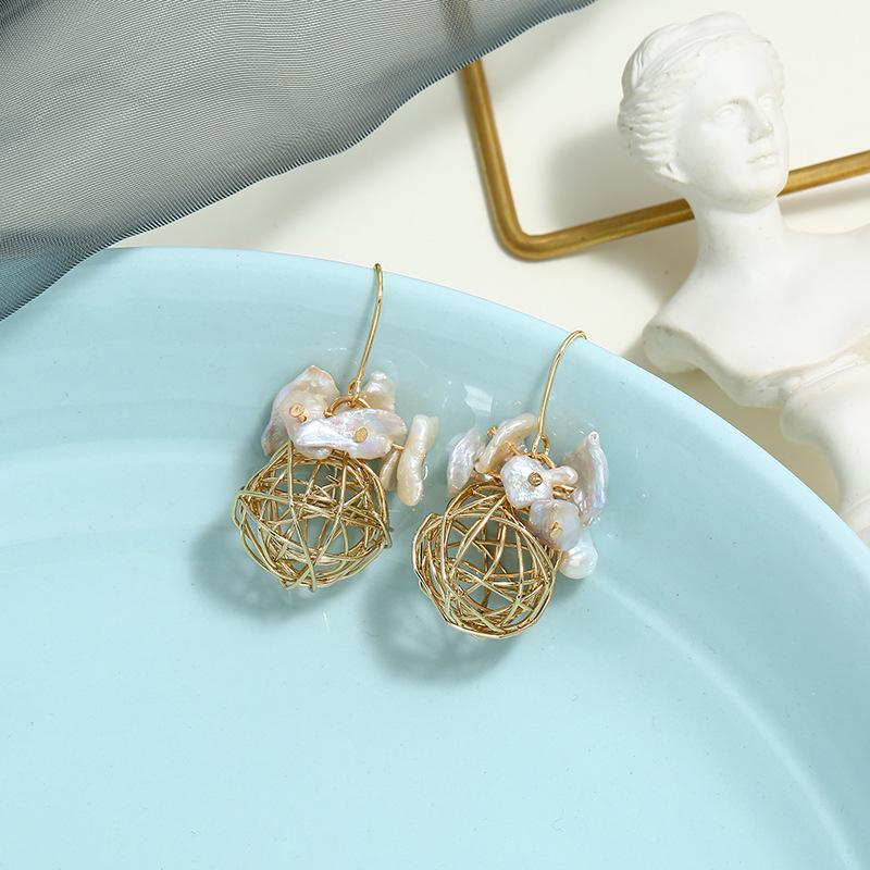 Light Luxury Baroque Freshwater Pearl Temperament Earrings Women's Face Skinny Silver Needle Retro Long Earrings Versatile Ear Jewelry