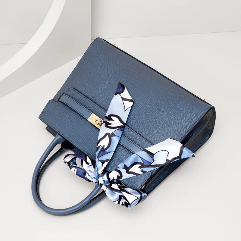 Women's Bag Handbag Women's 2025 New Light Luxury Simple Temperament Middle-aged Senior Messenger Large-capacity Mother Bag