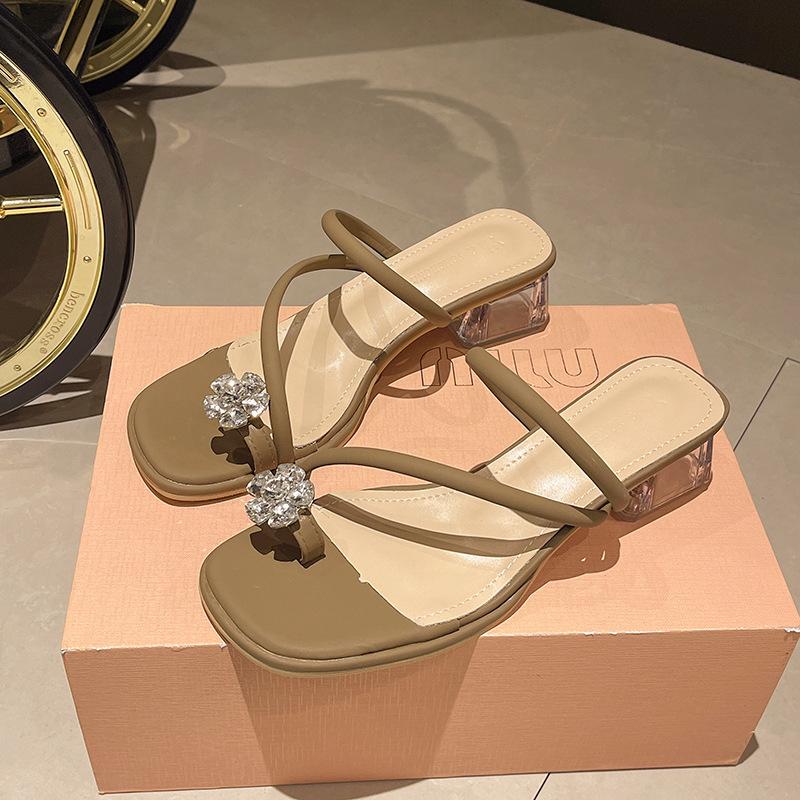 

Шлепанцы с пальцем для женщин на лето 2025 года, новые, в вечернем стиле с водяными бриллиантами, с мягким характером, на толстом каблуке, крутые мопы 41 коричневый