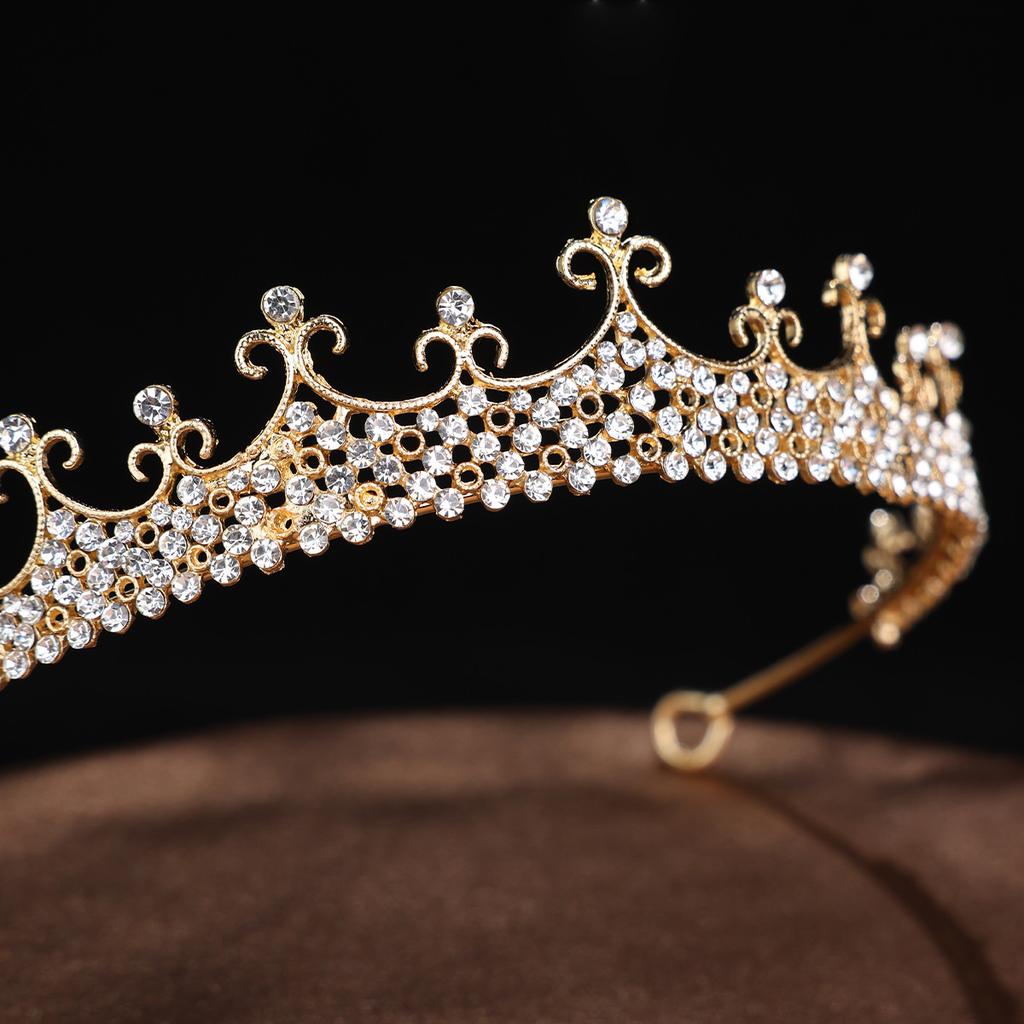 Modieuze Europese en Amerikaanse Waterdiamant Bruid Prinses Kroon Hoofddeksel Goudkleurig Met Diamanten Ingelegd Koninklijke Kroon Haarband Stijl Foto Accessoire