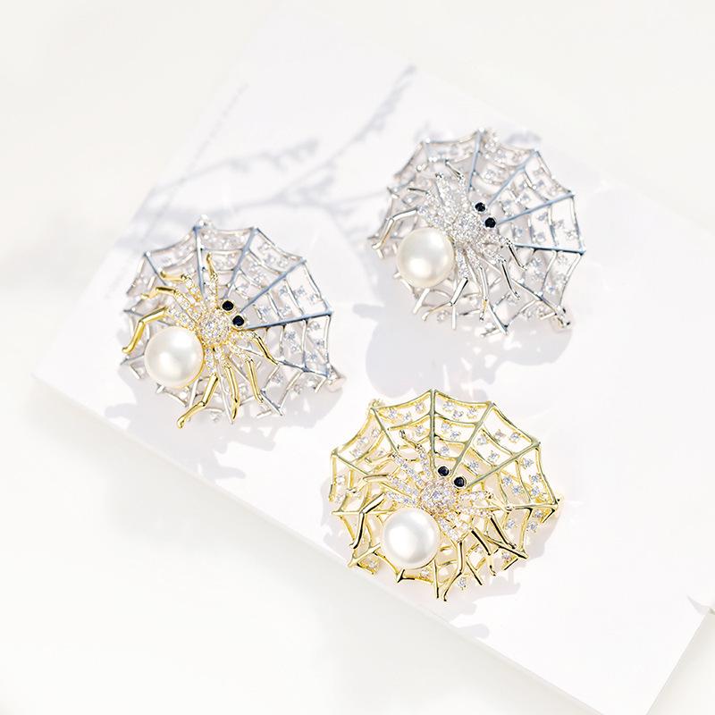 Bo Xin Yun Crystal Spider Brooch: Rotatable, Cute Korean Fashion Jacket Accessory Pin
