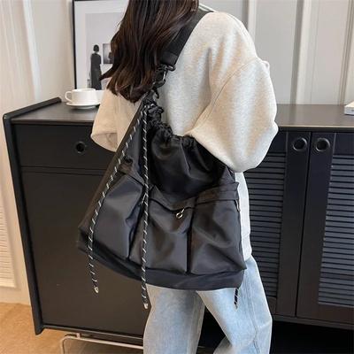 Bolsas de ombro femininas de nylon com zíper em promoção Alta capacidade Casual Jovem Cor sólida