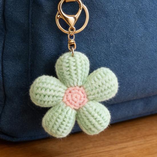 Knitted Keychain Handmade Crochet Flower Keychain Pink Bohemian Bag Charm Car Keys Backpack Accessories