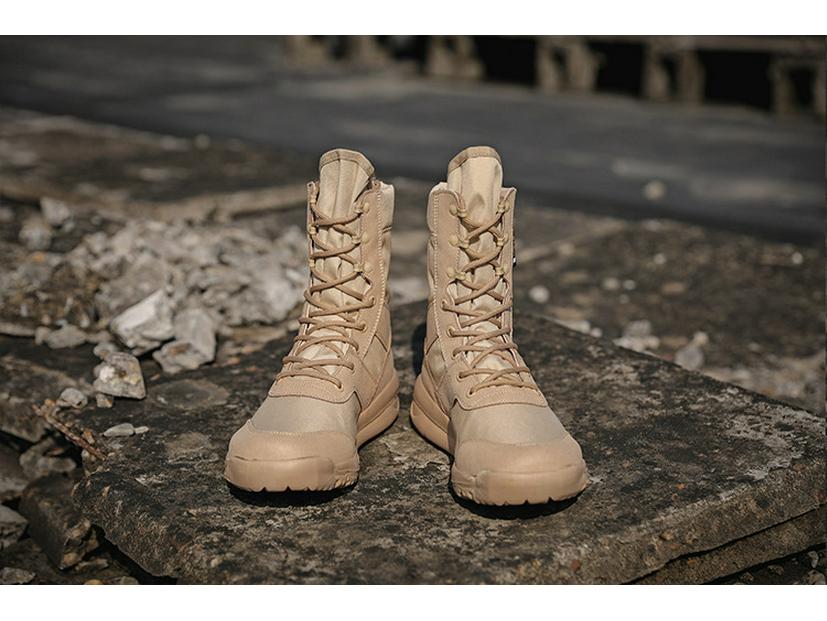 Men's Lightweight Breathable High-Top Desert Combat Boots for Outdoor Military Use