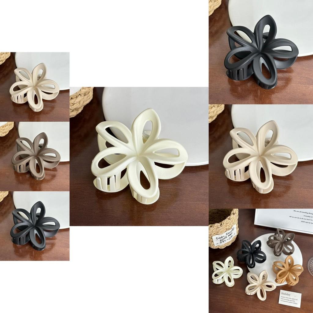 Versatile And Chic Hair Claw Clip With Intricate Floral Carving Perfect For All Occasions