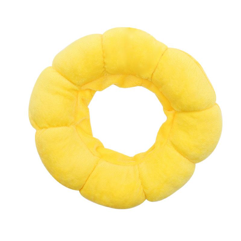 A White Cotton Collar for Cats To Prevent Them From Breaking Free, A Soft and Delicate Collar for Young Cats