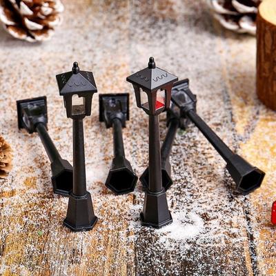 5 Stück Plastikmodell Mini Retro Straßenlaternen Miniatur Maßstabsmodell Modelleisenbahn Zuglampe Dekorative Lichter Simulation