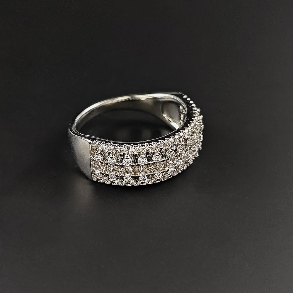 Exquisite Women's Copper-Plated White Gold Openwork Ring