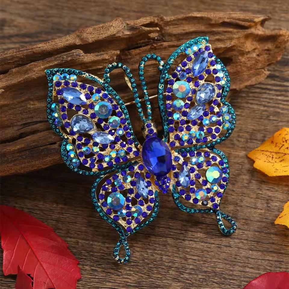 SKEDS Französische Schwere Handwerkskunst Schmetterlingsbrosche Damen Luxus Strass-Insekten-Anstecker Persönlichkeit Eleganter Schmuck Klassischer Schmuck