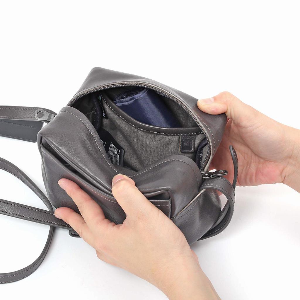 LEDERHANDWERKSUNTERNEHMEN Cube Umhängetasche, Italienisches Leder, MINIMAL LMM-1101 (Grau)