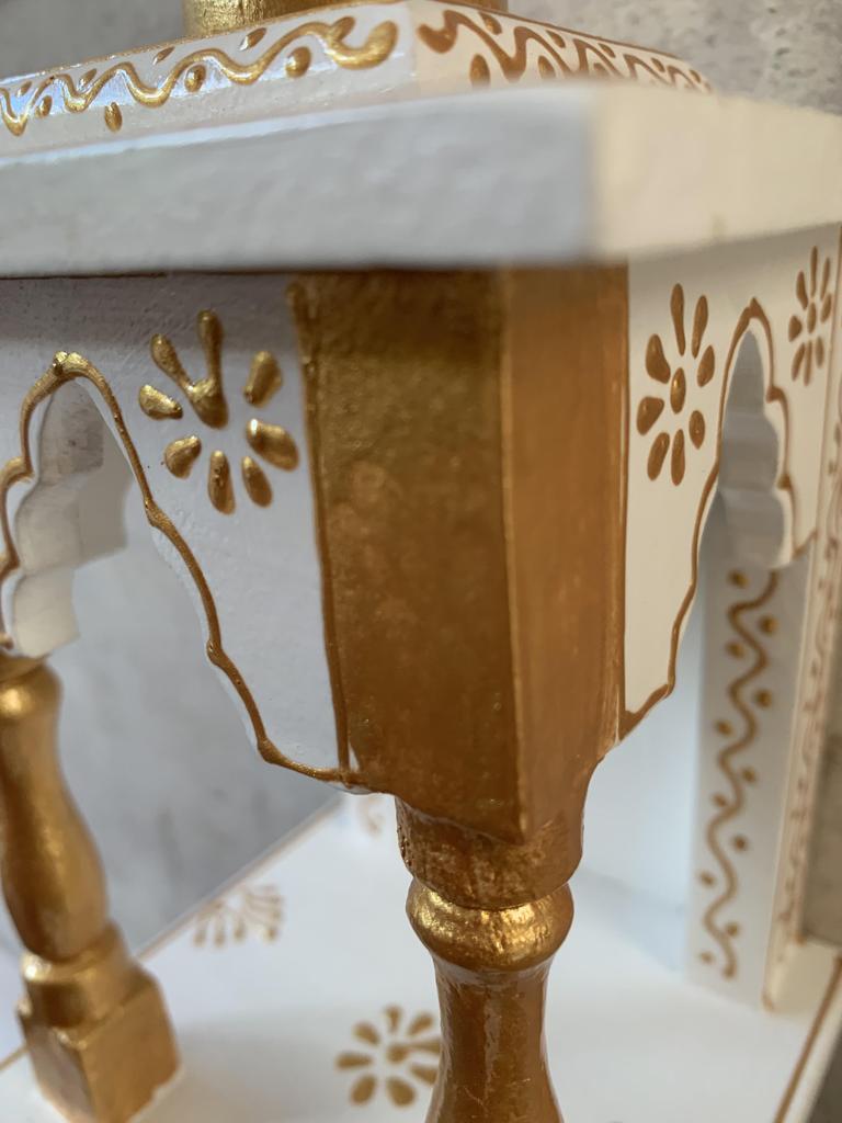 Holztempel für Zuhause | Weiß & Gold Mini Pooja Mandir I Handgefertigter Gebetsschrein