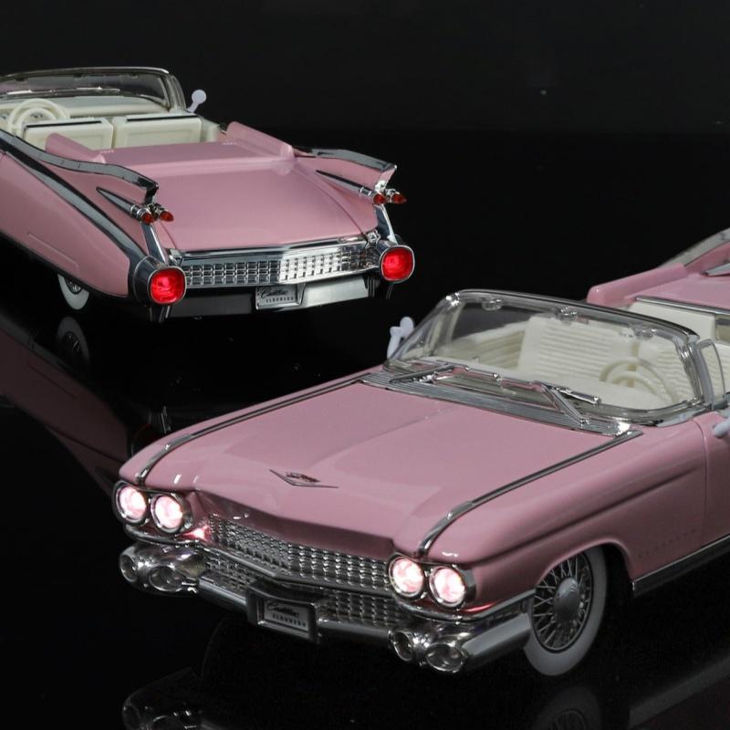 1:24 Eldorado Biarritz BIG ROCKET 1959 Alloy Model Car Toy Diecasts Metal Casting Sound and Light Car Toys For Children Vehicle
