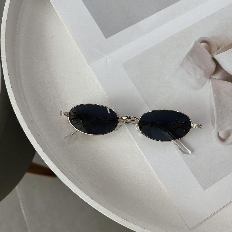 Ladies' Y2K Retro Elliptical Glasses Elegant Party and Daily Wear Retro Style Personalized Declaration Glasses Trendy Choice