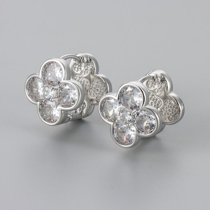 New Four-leaf Clover Earrings Exquisite Zircon Earrings Reversible Earrings Stylish and Elegant Women's Earrings
