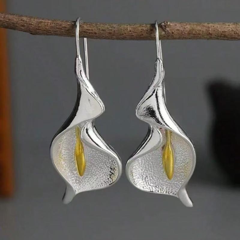 Silberne Calla-Lilien-Hängeohrringe Zweifarbig mit Goldakzent Strukturiert Leicht Mode-Schmuck für Damen Urlaubs-Accessoires