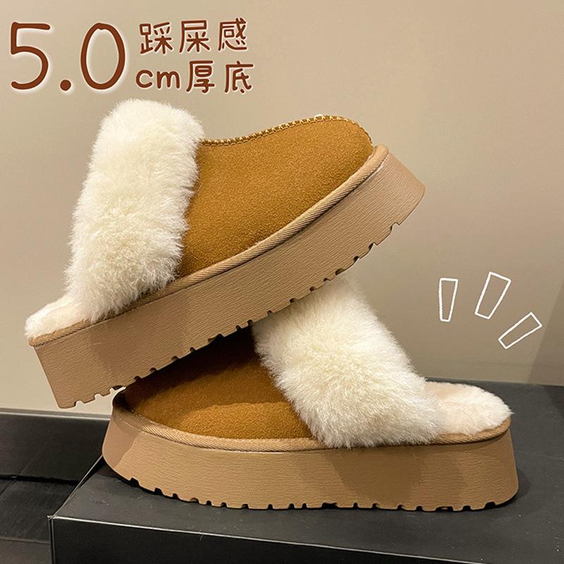 Women's shoes 2025 autumn and winter muffin new slippers summer platform sandals indoor air conditioning flat sole wool shoes women