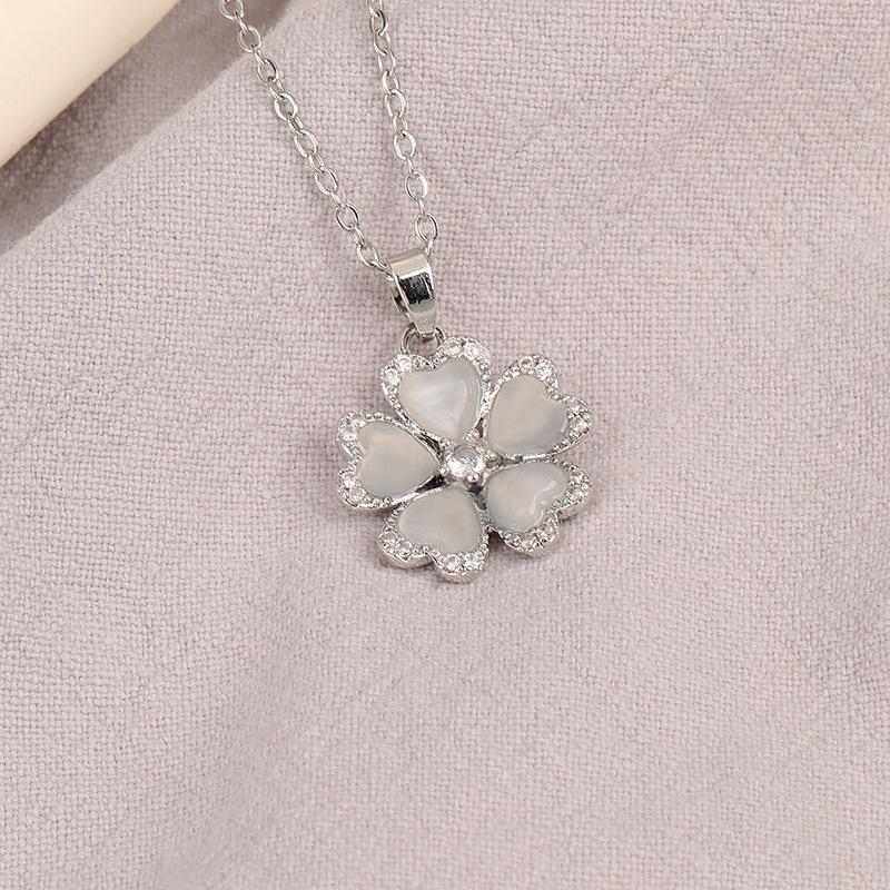 Titanium Steel Non-fading Necklace - European & American Style, Light Luxury, Versatile Korean Fashion, Perfect for Women and Girlfriend Gifts.