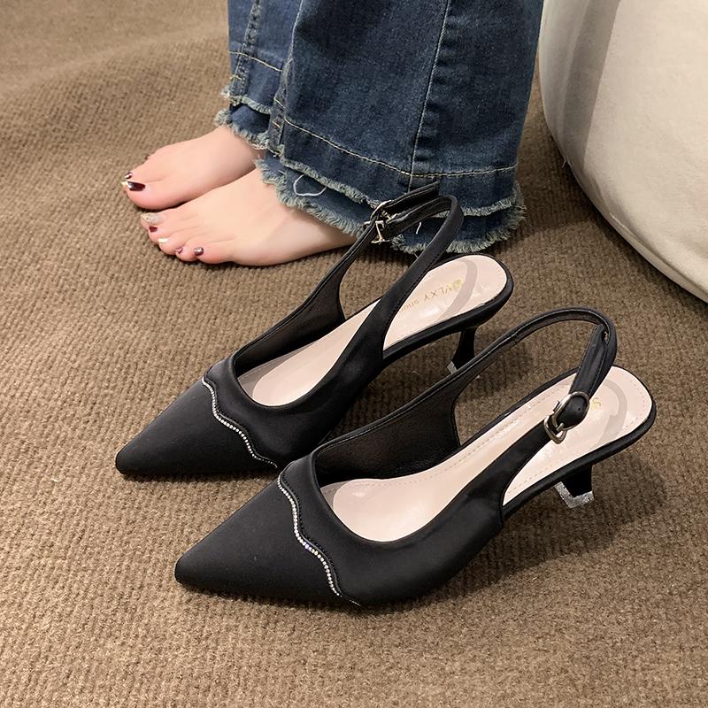 

Мода 2024 года, босоножки Baotou на низком каблуке, женские, с острым носком, в стиле «аромат», женские, одинарные туфли 39 чёрный