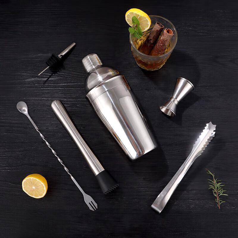 

Bartender Cocktail Shaker Set